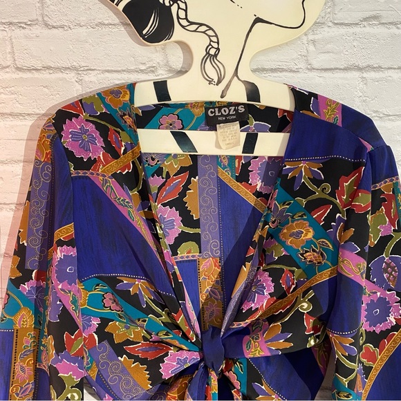 🎈SOLD 🎈VINTAGE Wrap Top CLOZ’S New York Flowers Black Tie Front SMALL - Picture 3 of 11